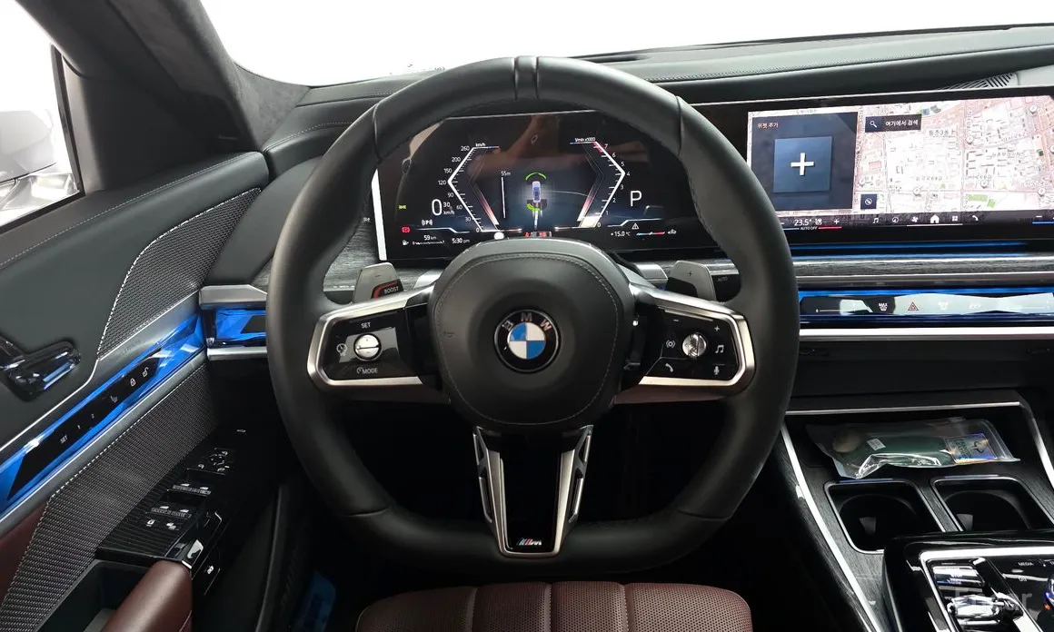 Фото 13 - BMW 7 Series