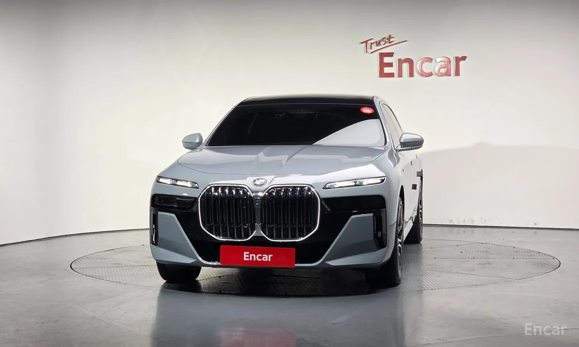 Фото 3 - BMW 7 Series