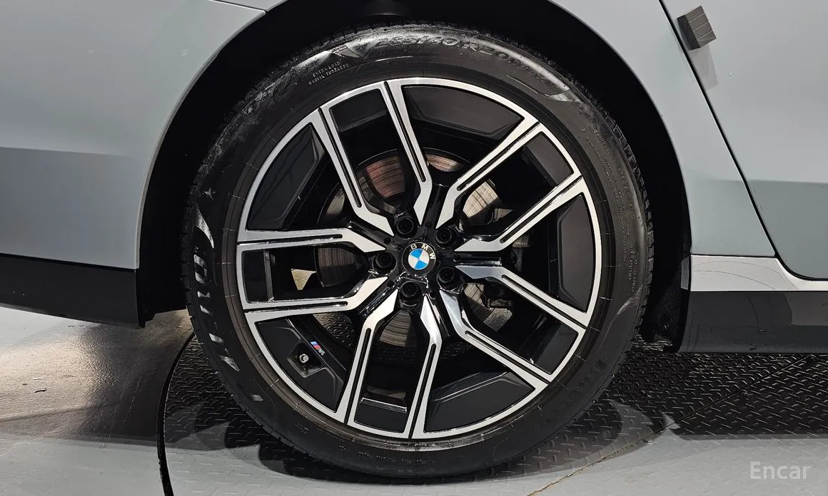 Фото 5 - BMW 7 Series