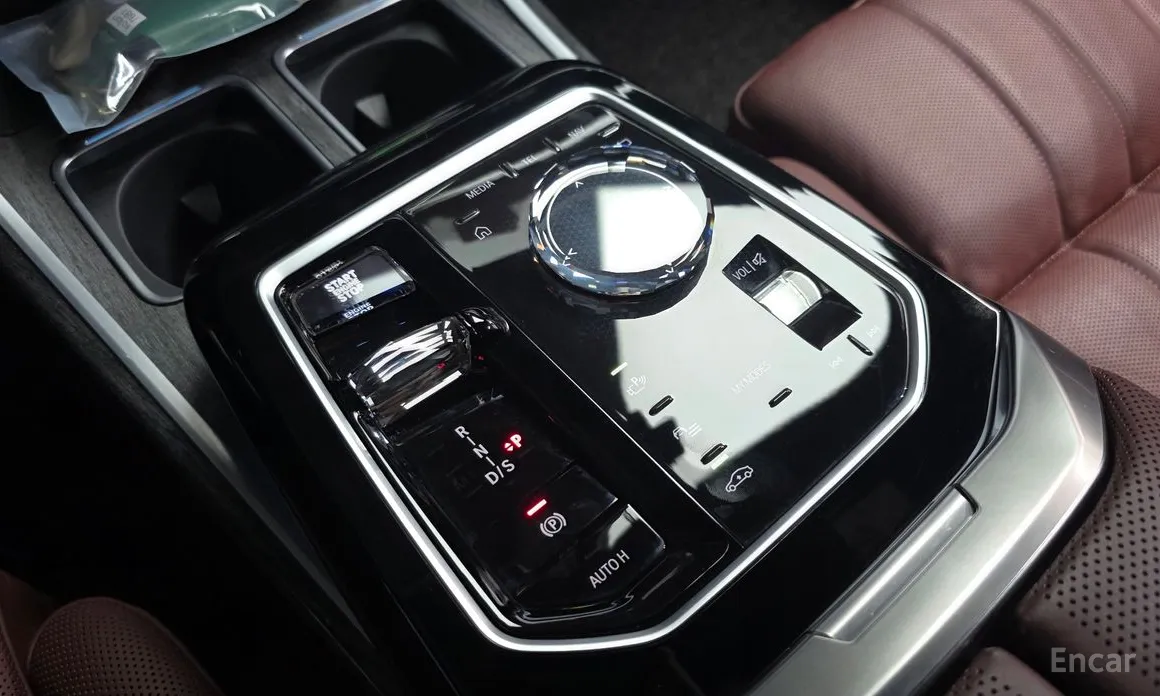 Фото 9 - BMW 7 Series