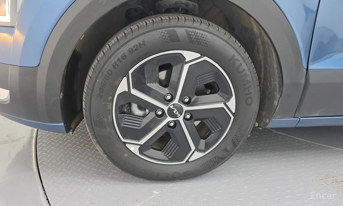 Фото 5 - Kia Niro