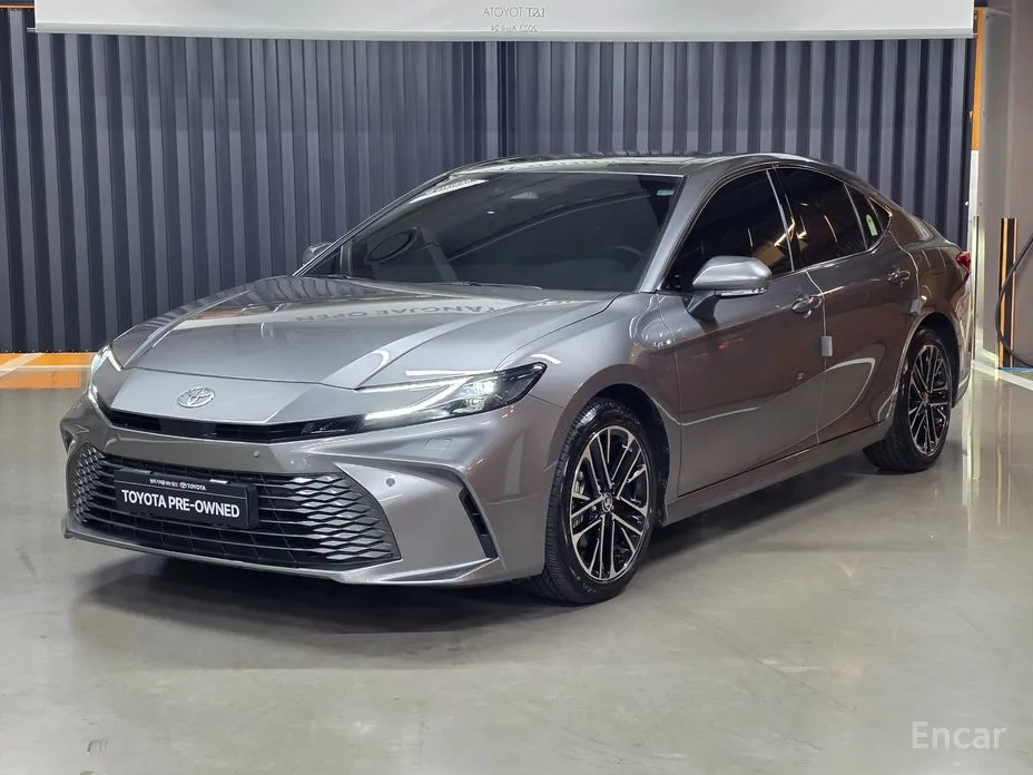 Фото 1 - Toyota Camry