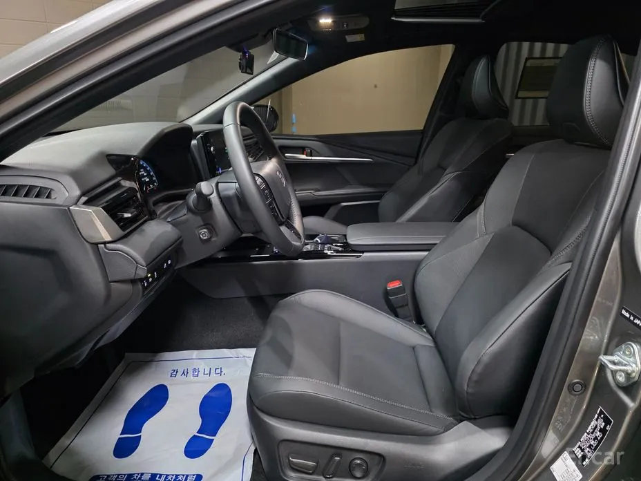 Фото 10 - Toyota Camry