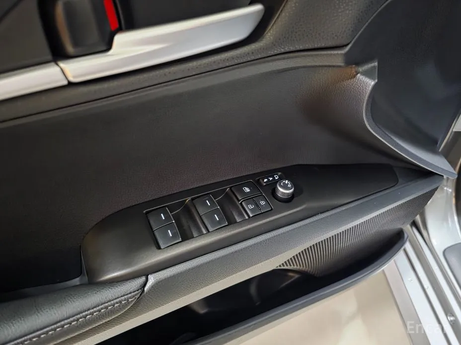 Фото 12 - Toyota Camry