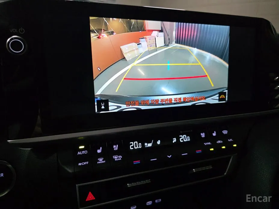 Фото 13 - Toyota Camry