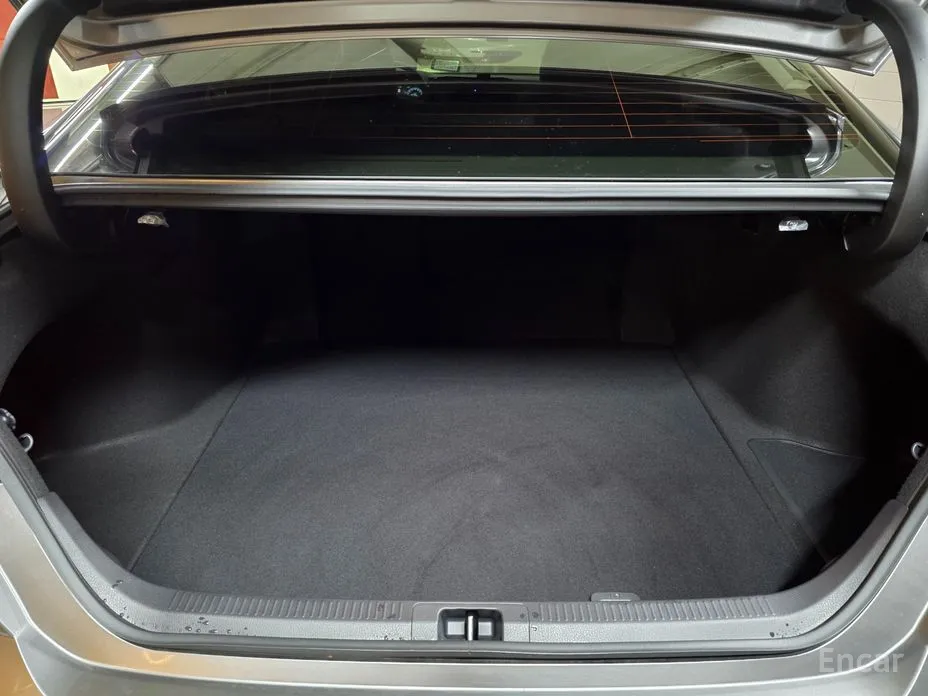 Фото 18 - Toyota Camry