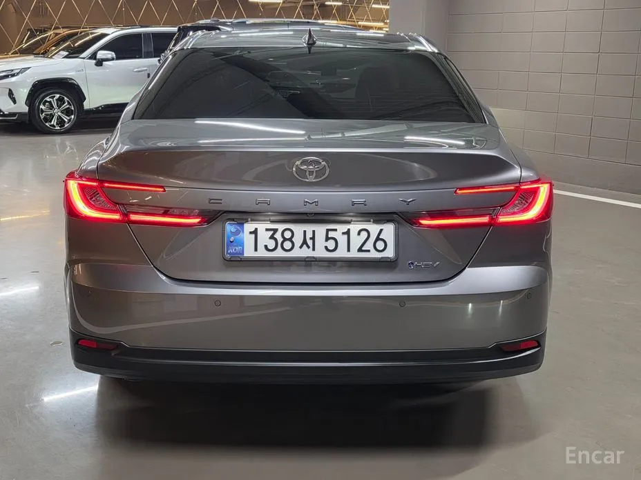 Фото 4 - Toyota Camry