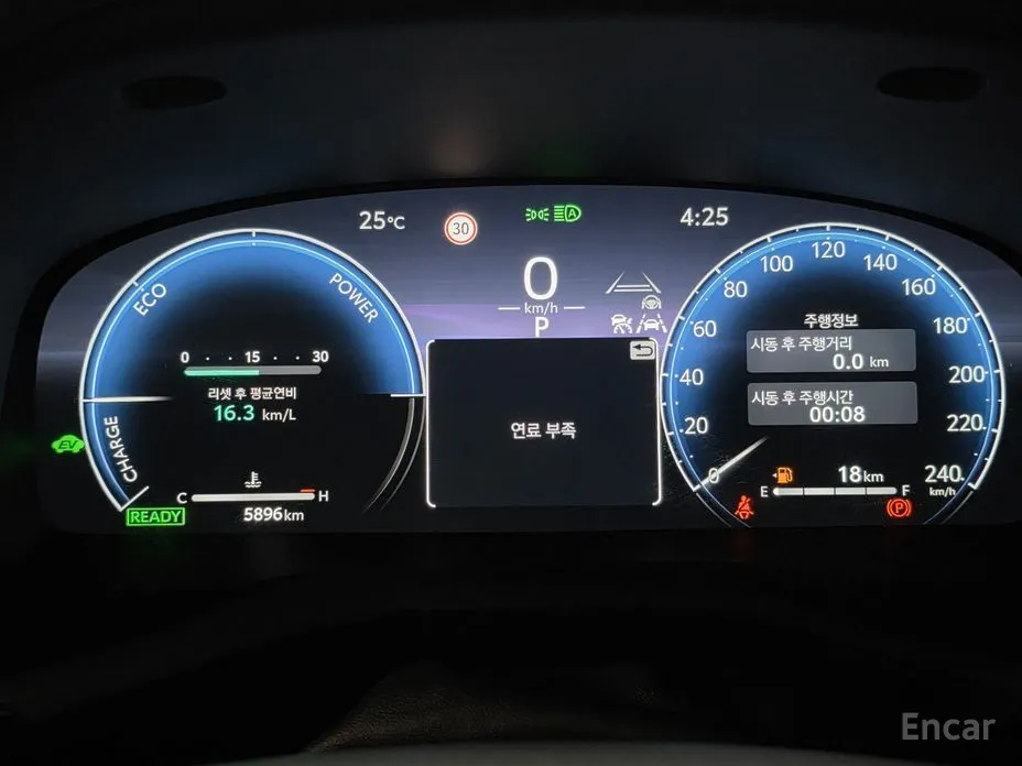 Фото 8 - Toyota Camry