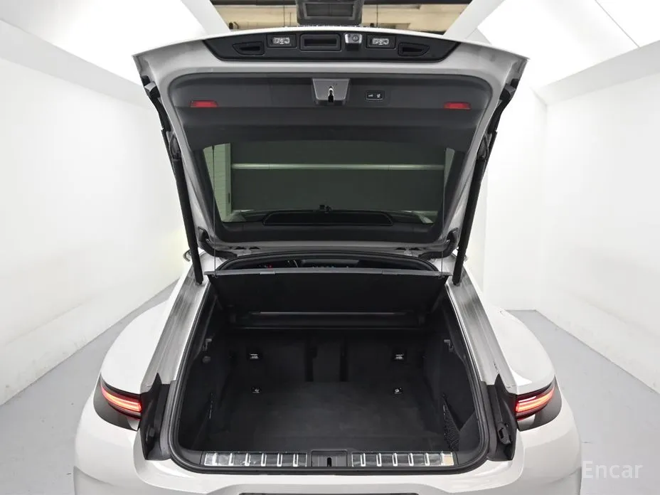 Фото 20 - Porsche Panamera