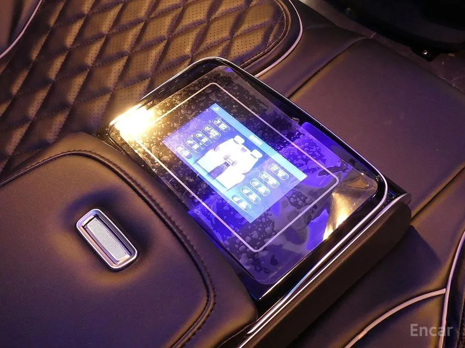 Фото 16 - Mercedes-Benz V-Class