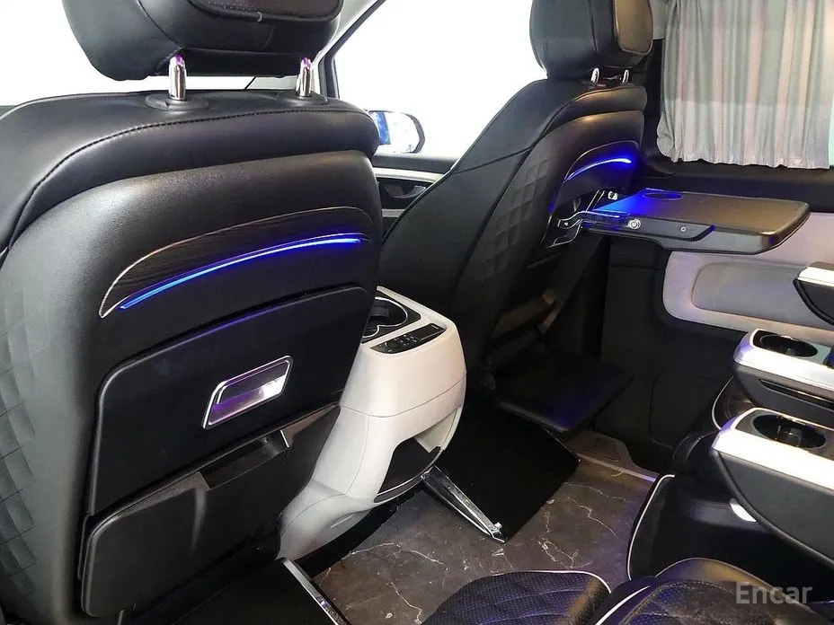 Фото 19 - Mercedes-Benz V-Class