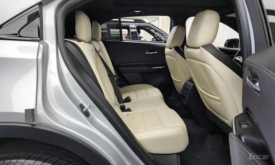 Фото 12 - Cadillac XT4