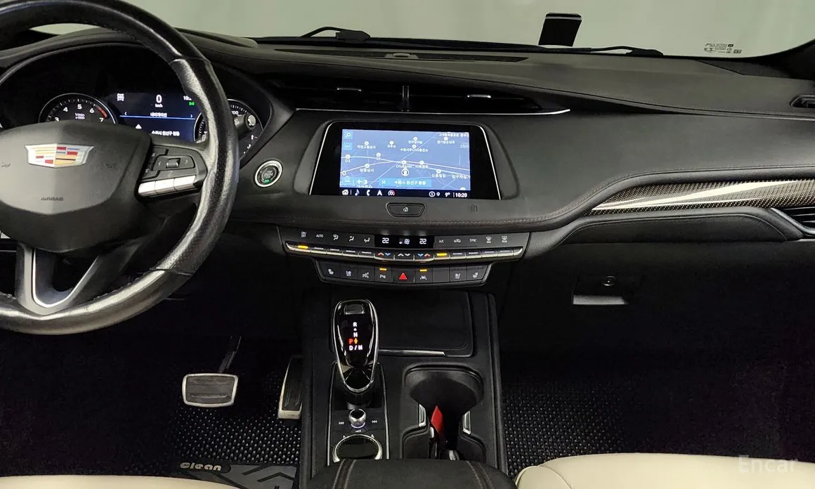 Фото 14 - Cadillac XT4