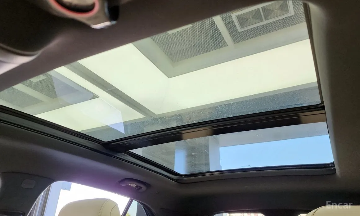 Фото 18 - Cadillac XT4