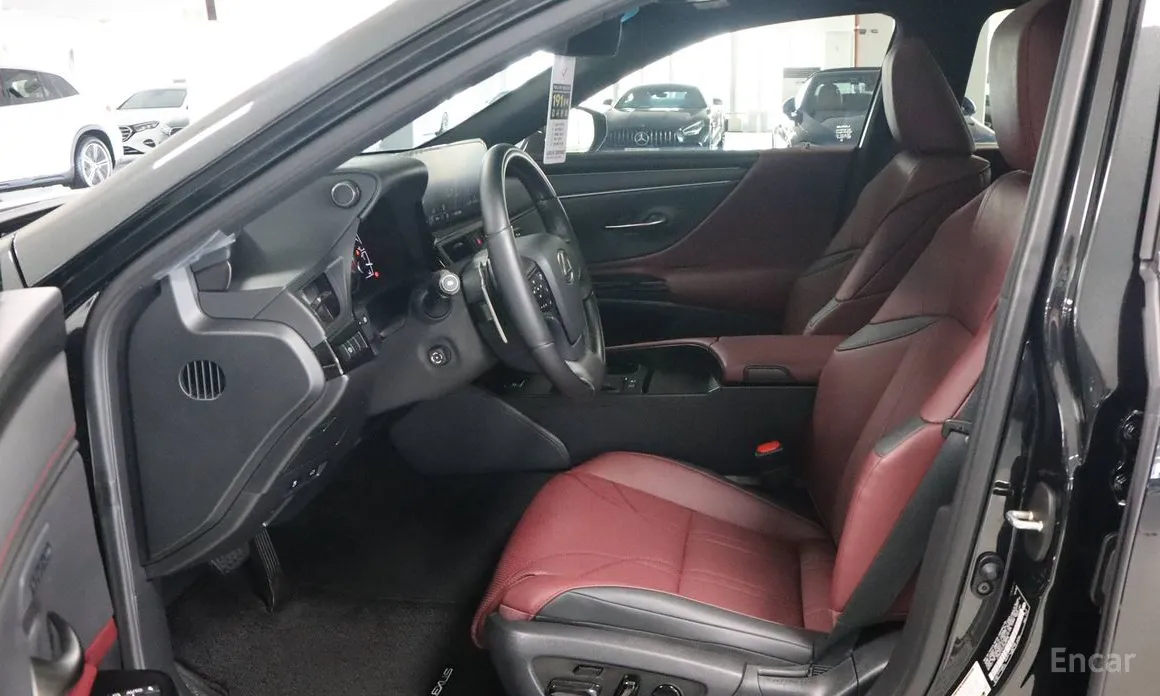 Фото 9 - Lexus ES