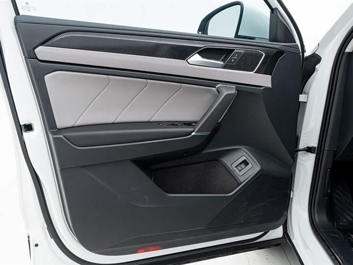 Фото 22 - Volkswagen Tayron