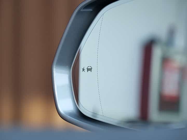 Фото 12 - Cadillac XT5