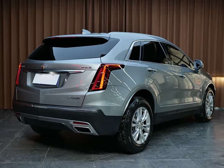 Фото 4 - Cadillac XT5