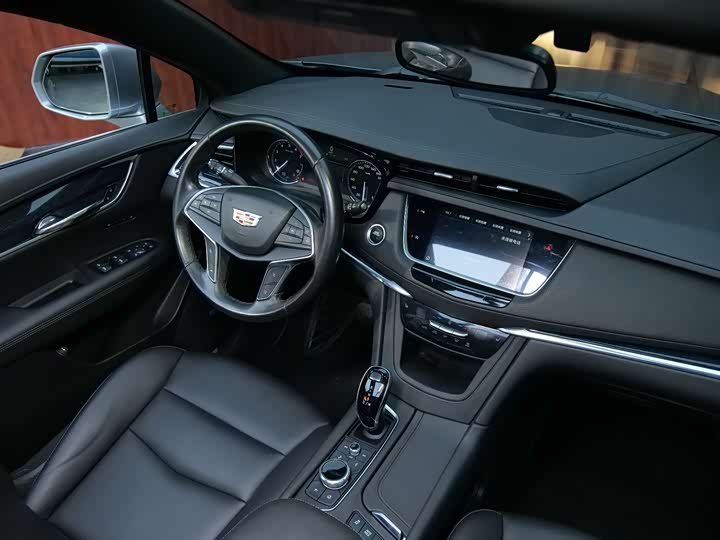 Фото 9 - Cadillac XT5