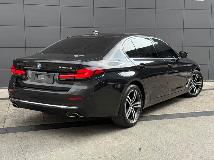 Фото 3 - BMW 5 Series Hybrid
