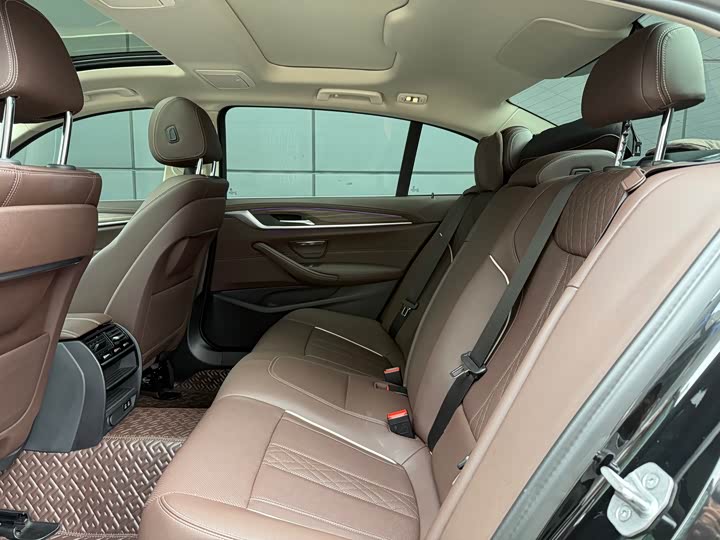 Фото 6 - BMW 5 Series Hybrid