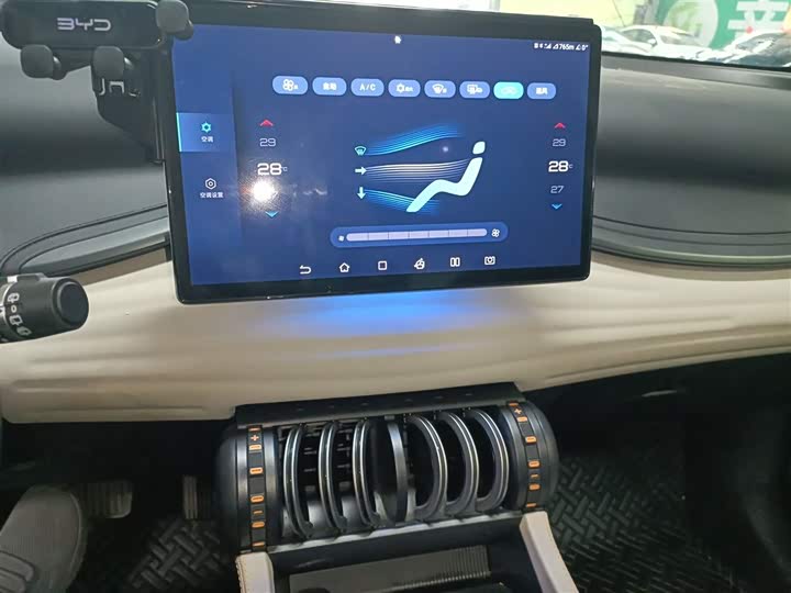 Фото 13 - BYD Yuan Plus