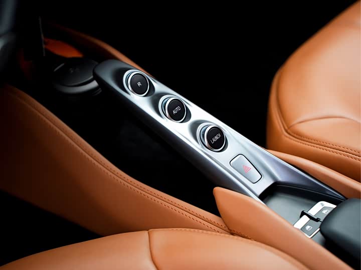 Фото 17 - Ferrari F8