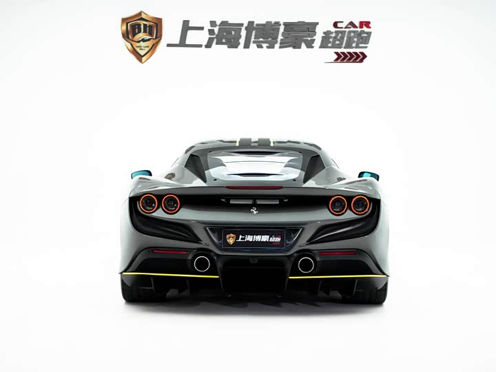 Фото 2 - Ferrari F8