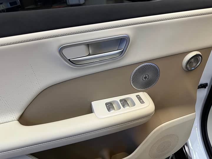 Фото 12 - Toyota bZ3X