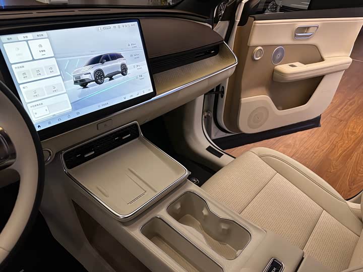 Фото 15 - Toyota bZ3X