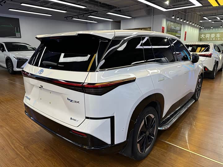 Фото 5 - Toyota bZ3X