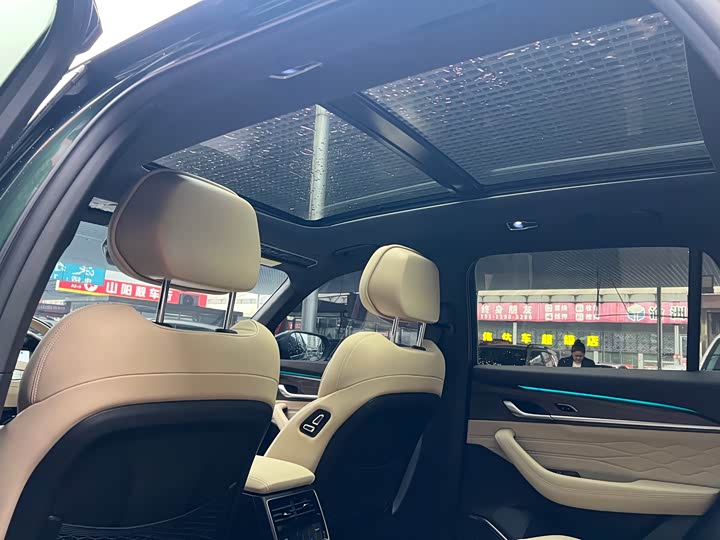 Фото 16 - Geely Monjaro