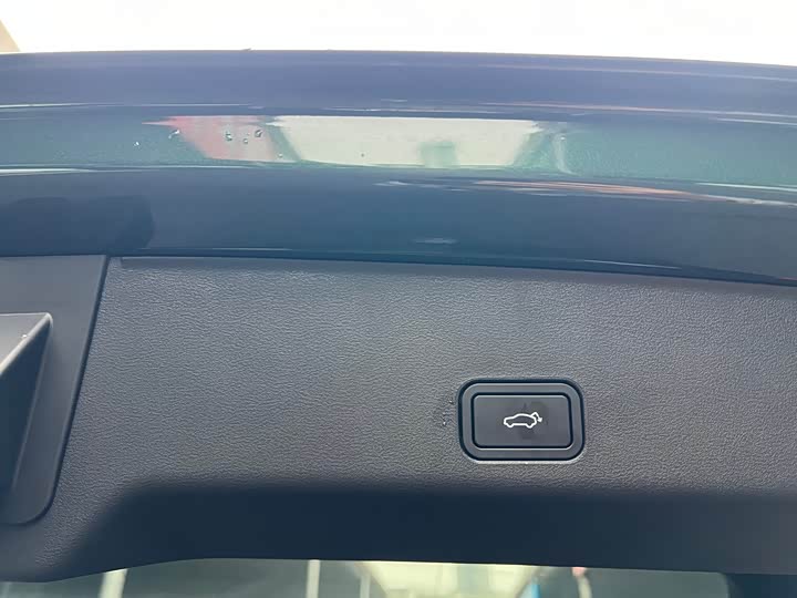 Фото 17 - Geely Monjaro