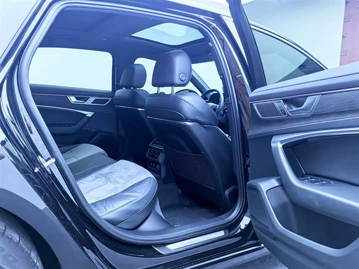 Фото 18 - Audi A6L