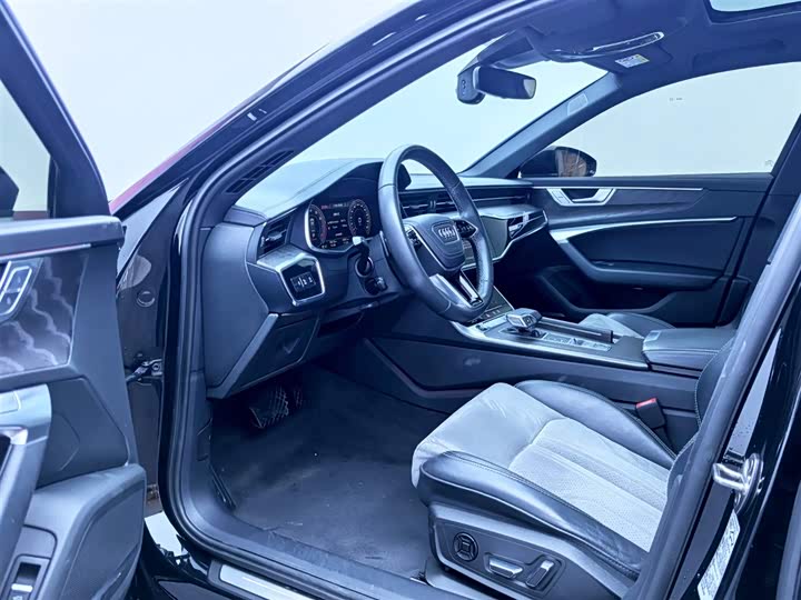 Фото 6 - Audi A6L