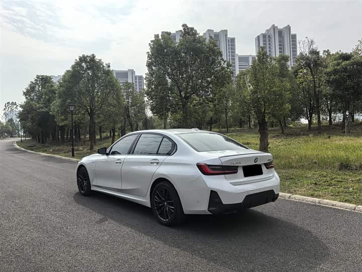 Фото 10 - BMW 3 Series