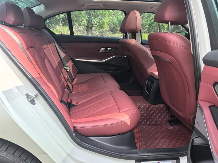 Фото 15 - BMW 3 Series