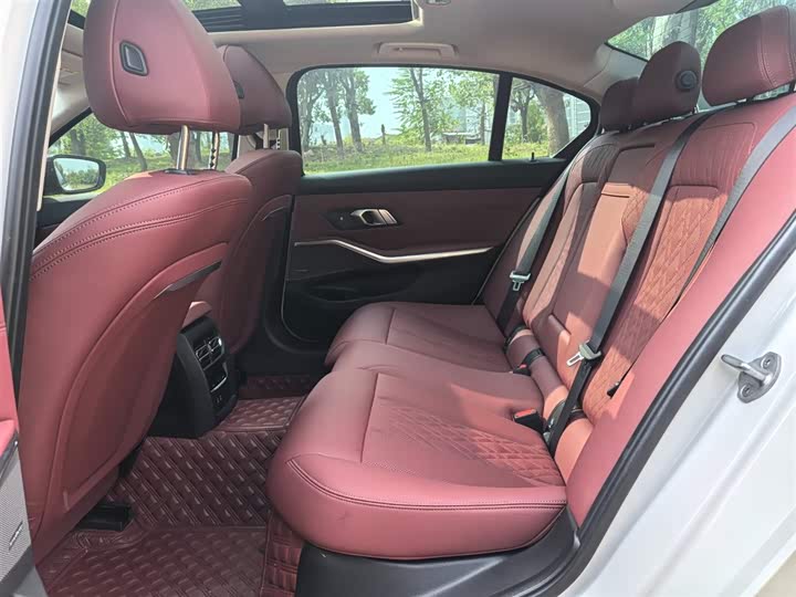 Фото 19 - BMW 3 Series