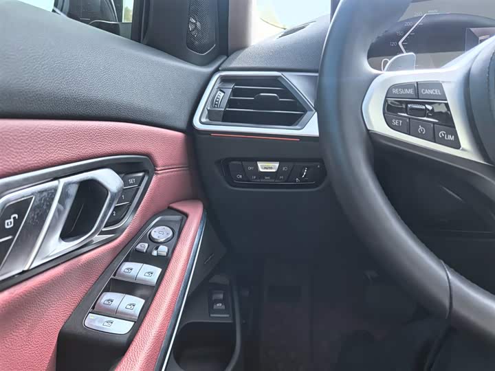 Фото 22 - BMW 3 Series