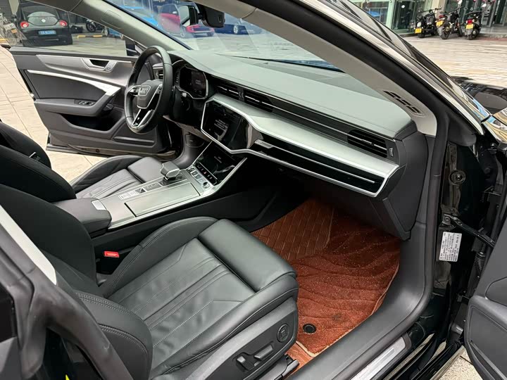 Фото 9 - Audi A7