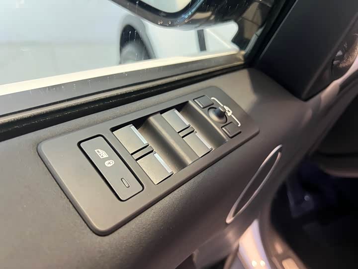 Фото 18 - Land Rover Discovery