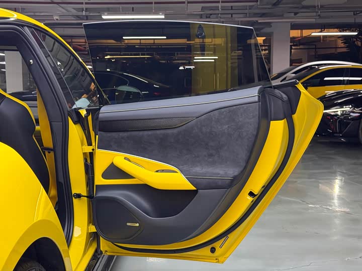 Фото 12 - Xiaomi SU7 Ultra