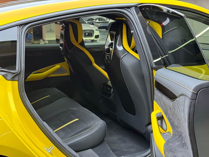 Фото 13 - Xiaomi SU7 Ultra