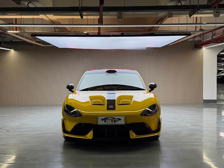 Фото 2 - Xiaomi SU7 Ultra