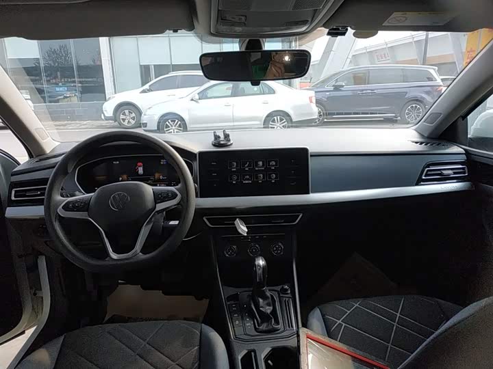 Фото 10 - Volkswagen Lavida