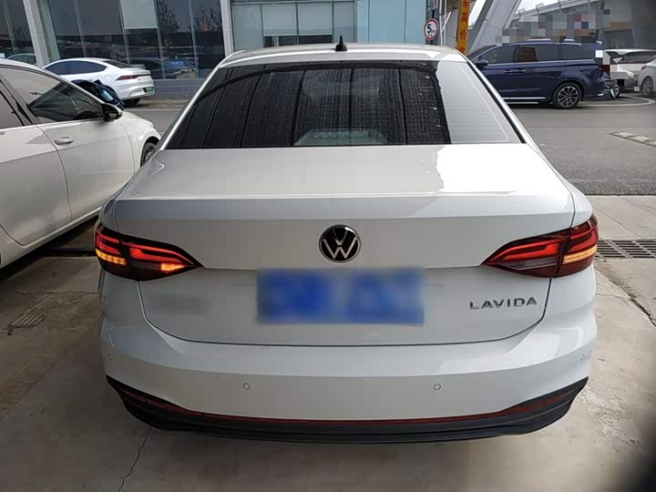 Фото 6 - Volkswagen Lavida