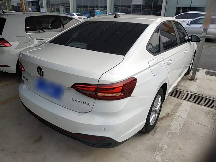 Фото 7 - Volkswagen Lavida