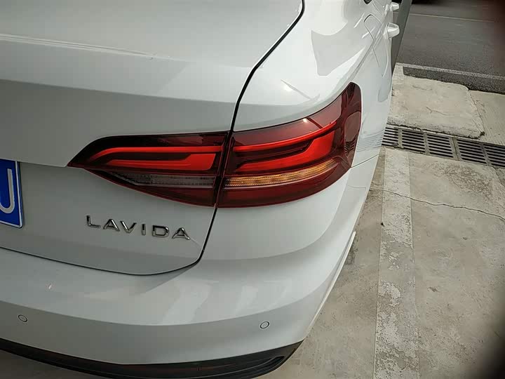 Фото 8 - Volkswagen Lavida