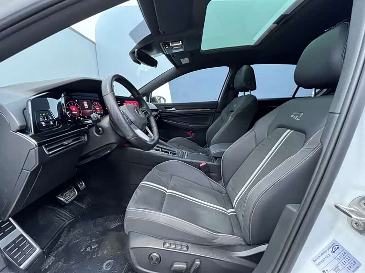 Фото 12 - Volkswagen Golf