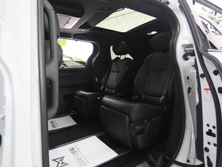 Фото 12 - Toyota Granvia